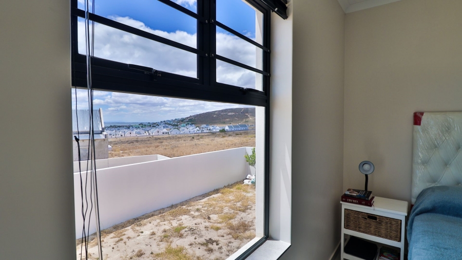 2 Bedroom Property for Sale in Harbour Heights Western Cape